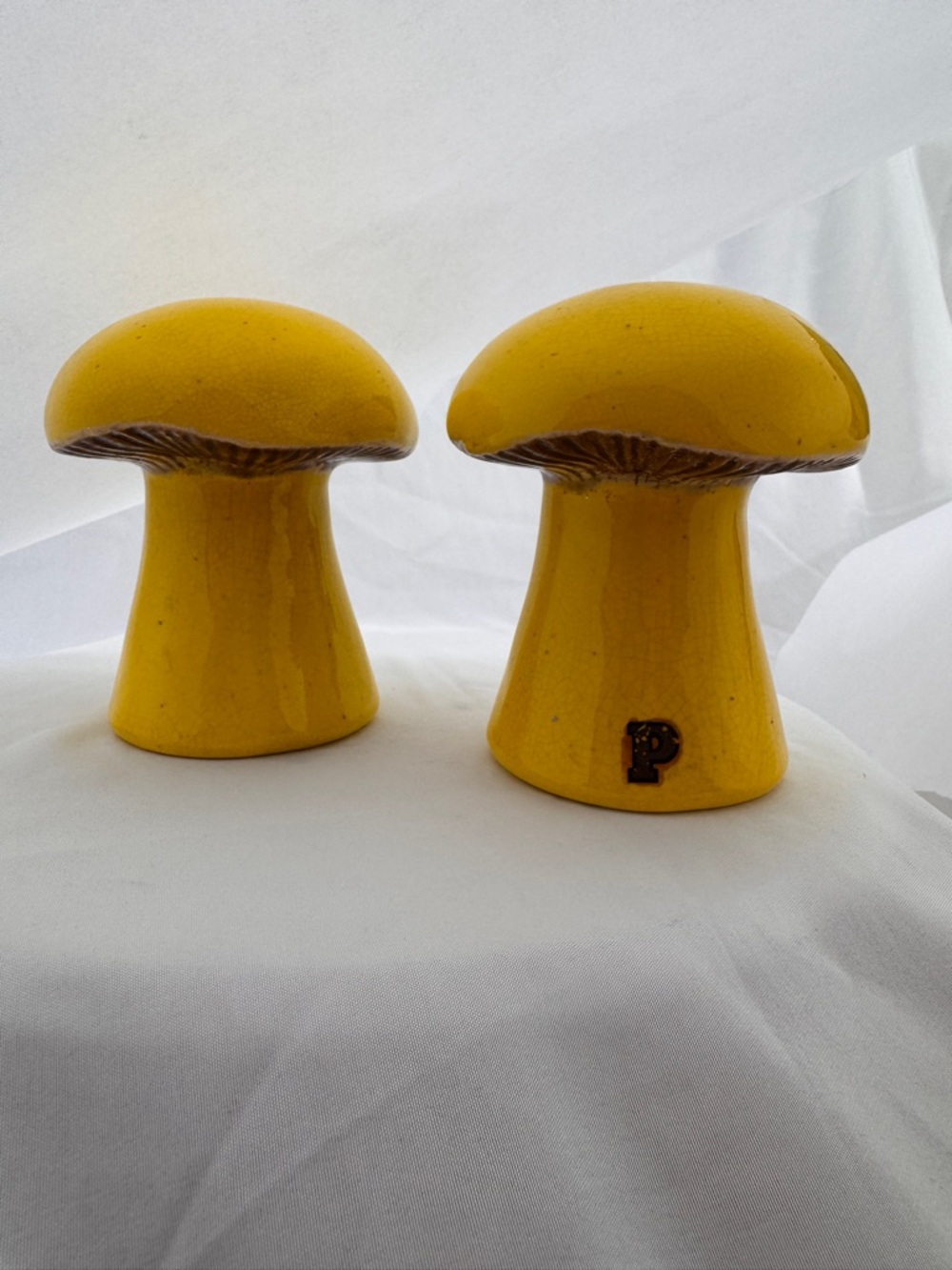 Vintage 70s Mushroom Salt & Pepper Shakers Mustard Yellow Jumbo MCM Retro Groovy